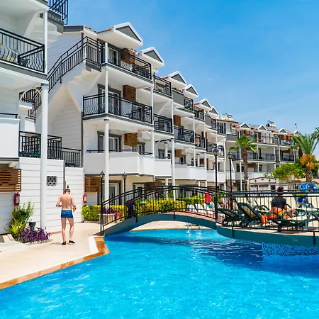 Joker Hill Hotel apartamentowy 3*